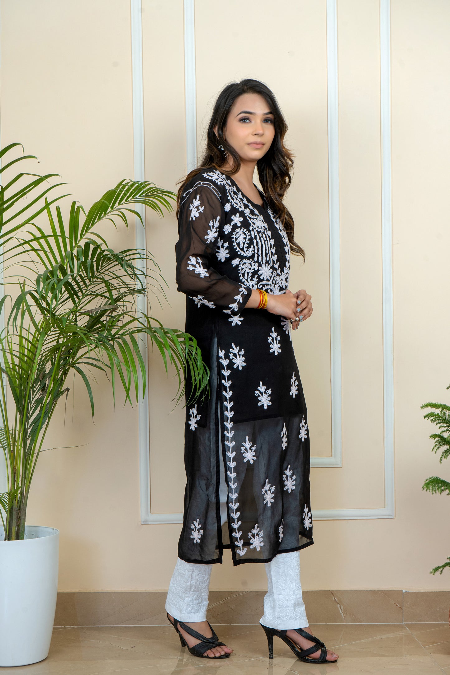 Lucknowi Chikankari & Kashmiri Aari Work Gala Booti (Black) Kurti – A Blend of Tradition & Elegance