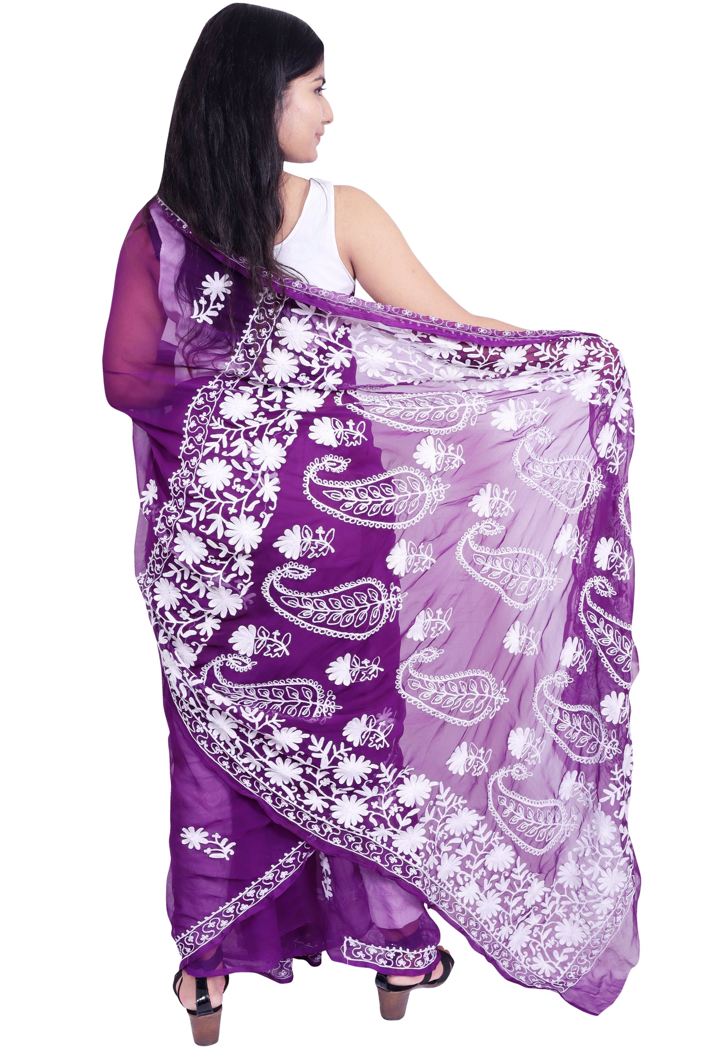 LUCKNOWI CHIKANKARI AARI WORK PALLU SAREE