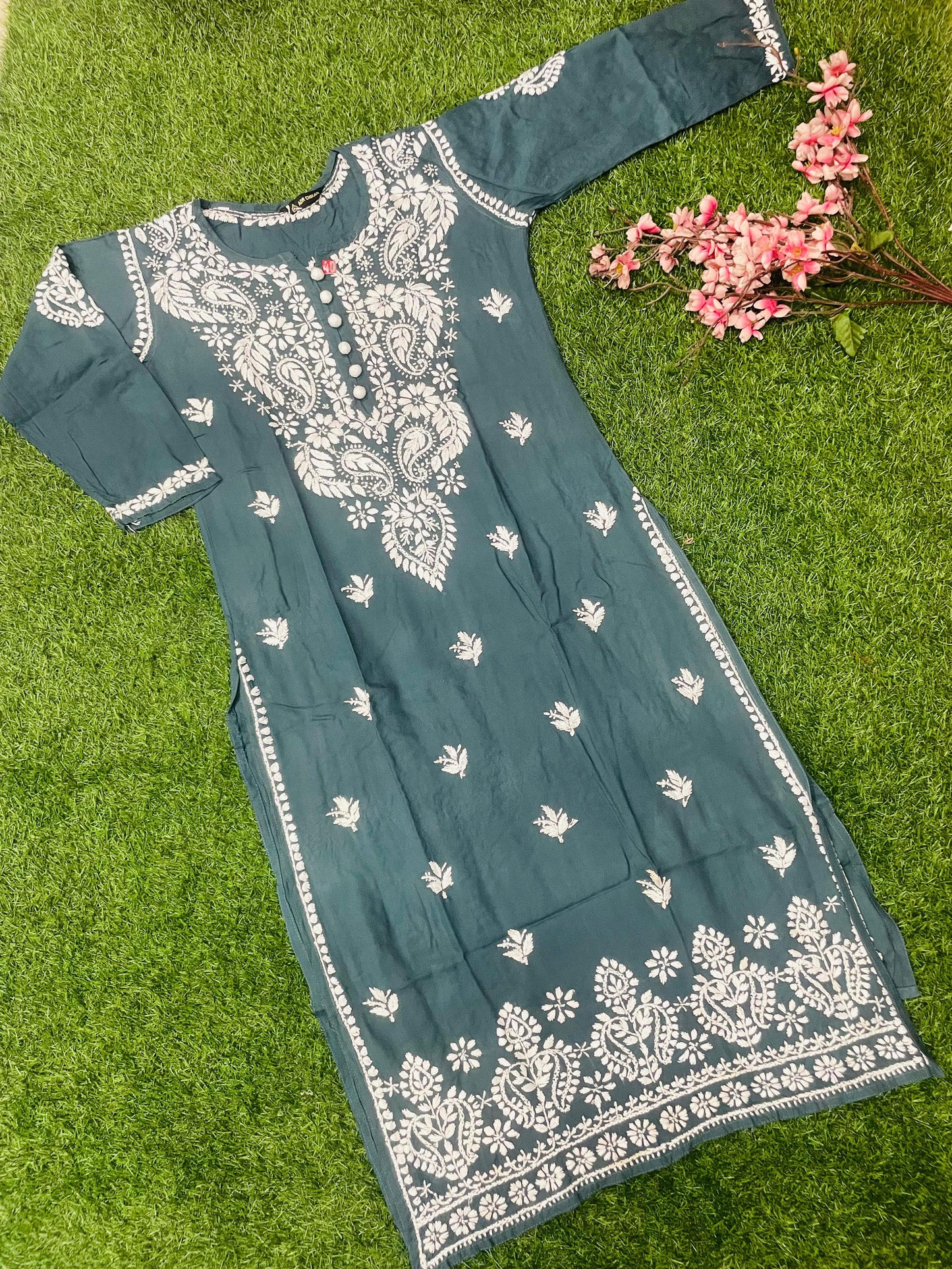 Bushra Lucknowi Chikankari Modal Straight Kurta