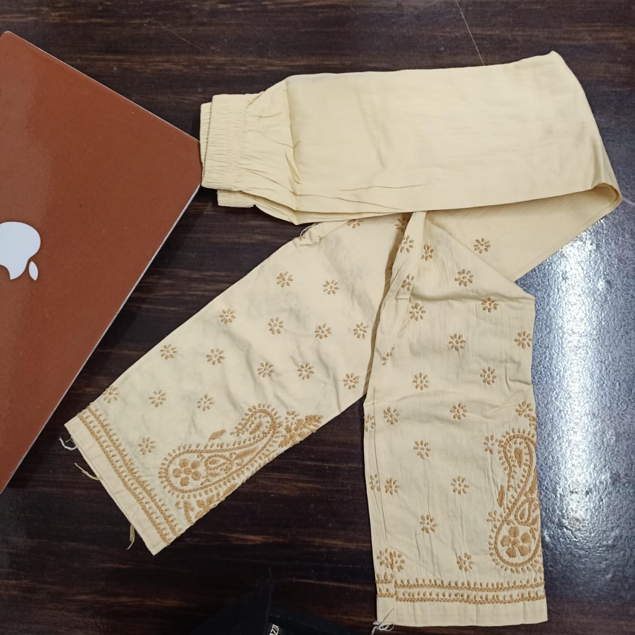 Lucknowi Chikankari handwork Lycra Streachable Jeggings (Pencil Pant)